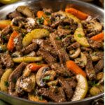 Apfel-Rindergeschnetzeltes mit Champignons und Karotten