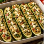 Gefüllte Zucchini mit Quinoa Feta und Kräutern