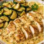 Hähnchen in Mandel-Zitronen-Sauce mit grünem Gemüse