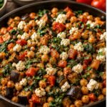 Kichererbsen-Tomaten-Pfanne mit Aubergine und Spinat